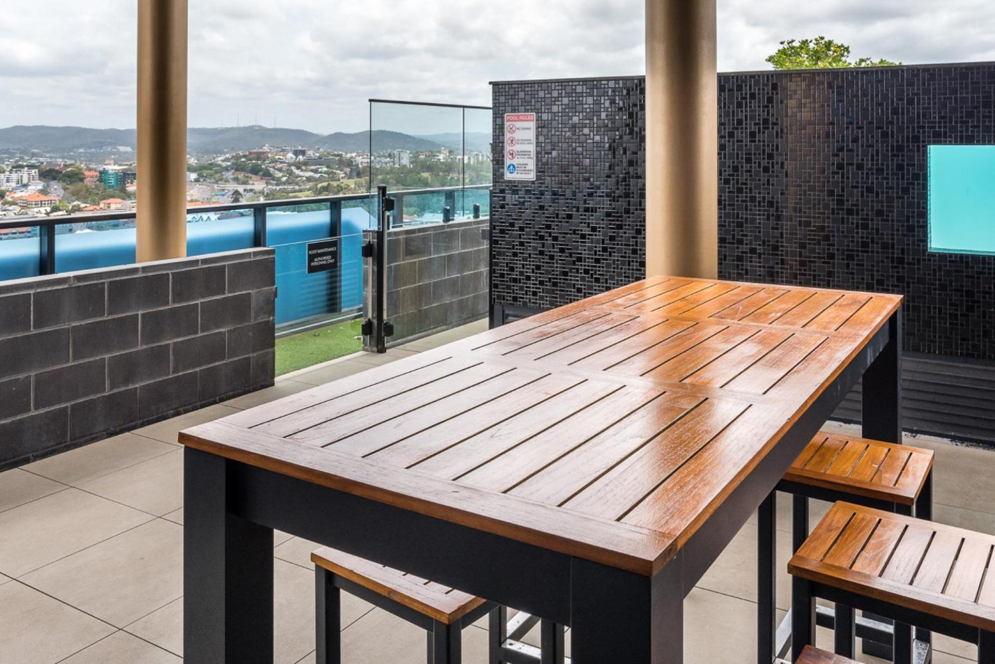 Impeccable 2-Bed With Pool & Outdoor Dining Apartment Brisbane Exterior photo